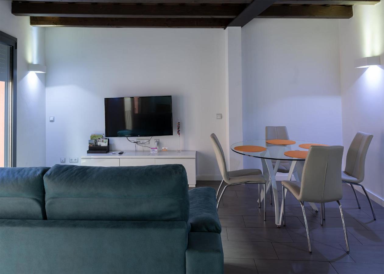 Apartaments Y Habitacions Entre Volcans Olot Exterior foto