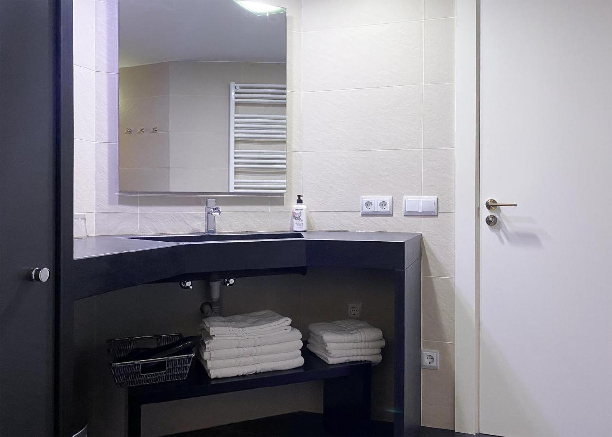 Apartaments Y Habitacions Entre Volcans Olot Exterior foto